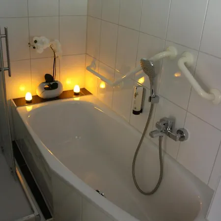 Wellnessapartment Oberhausen 2 Apartamento *
